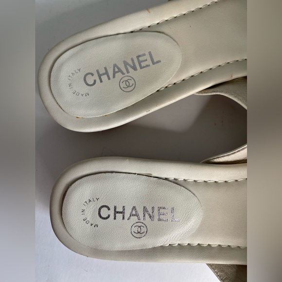 Interlocking CC Logo Leather Slides size 39 - Picture 8 of 14